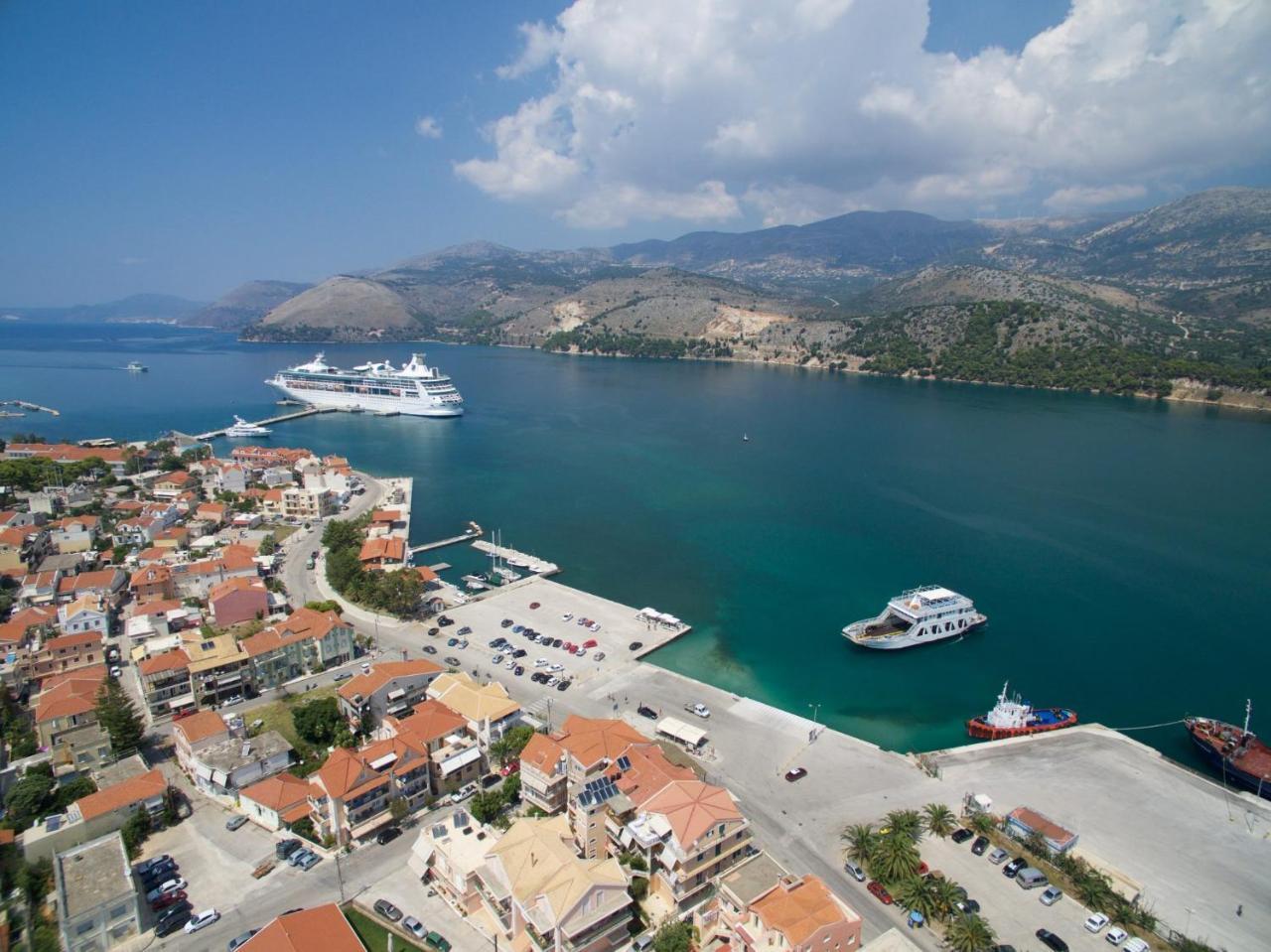 Mirabel Citycenter Hotel Argostoli  Exterior photo